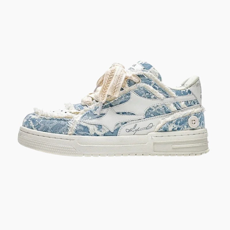 Y2K-Sneaker Seiryu – japanischer Y2K-Denim-Sneaker mit weißen Ledersternen, Seitenansicht