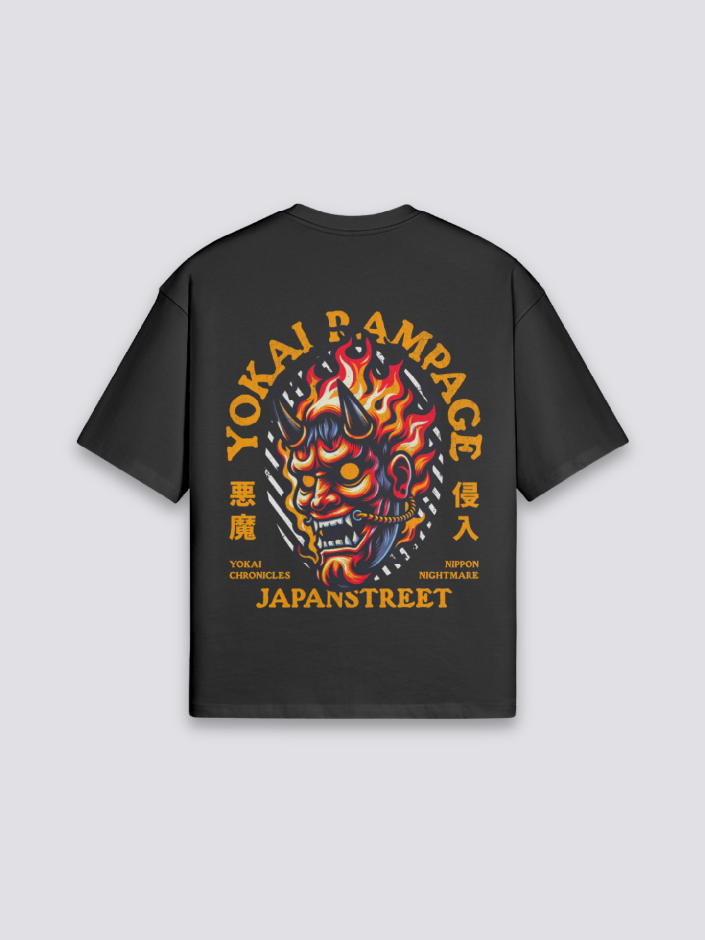 Yokai T-Shirt mit Dämonenmaske und Flammen, japanischer Folklore-Druck, oversize Baumwolle, Rückenansicht mit Rückendruck